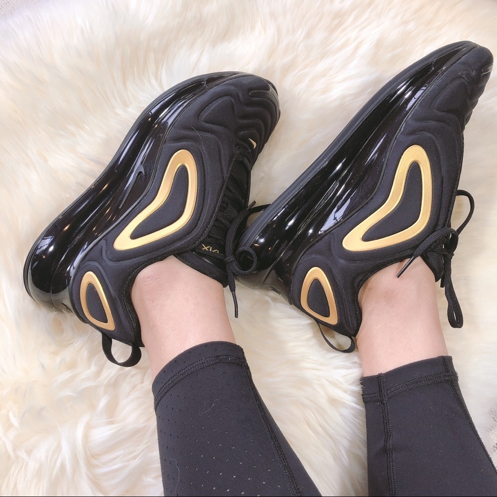 Air Max 720, Black/Gold, wmn size 7.5 or 6Y